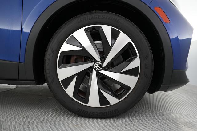 2021 Volkswagen ID.4 — photo 7 of 21