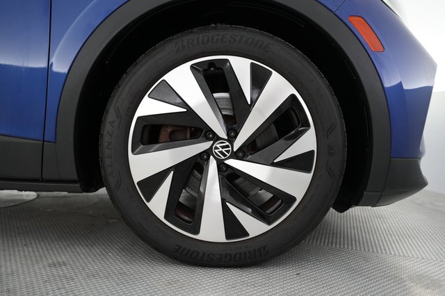 2021 Volkswagen ID.4 — photo 7 of 21