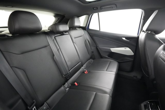 2021 Volkswagen ID.4 — photo 4 of 21