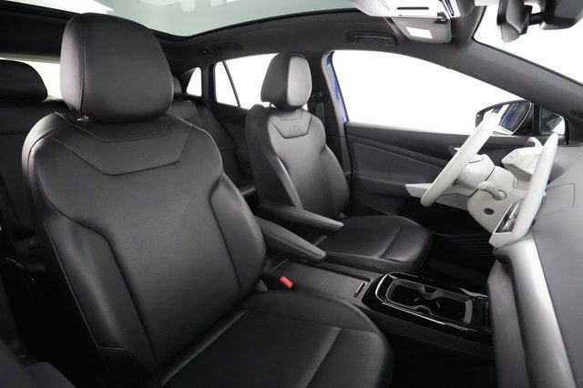 2021 Volkswagen ID.4 — photo 18 of 21