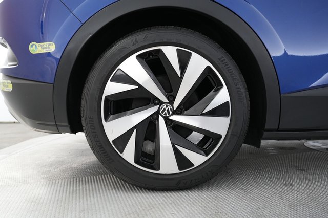2021 Volkswagen ID.4 — photo 17 of 21