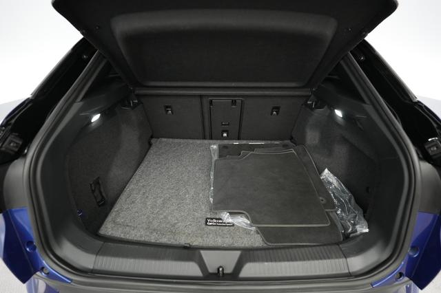 2021 Volkswagen ID.4 — photo 6 of 21