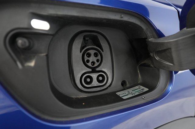 2021 Volkswagen ID.4 — photo 8 of 21
