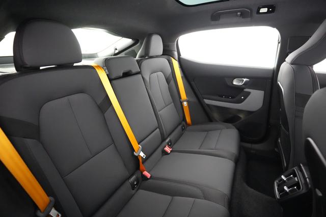 2022 Polestar 2 — photo 4 of 21
