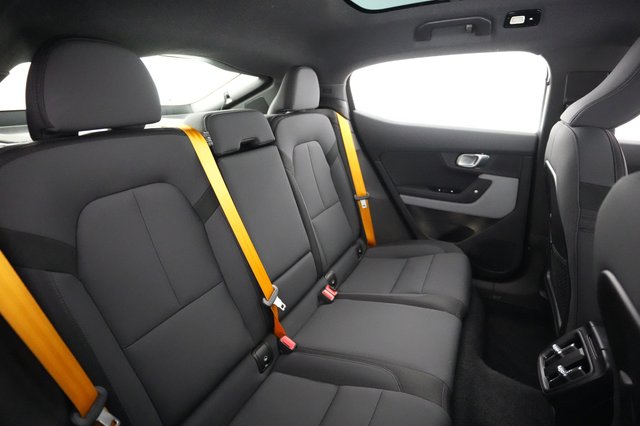 2022 Polestar 2 — photo 4 of 21