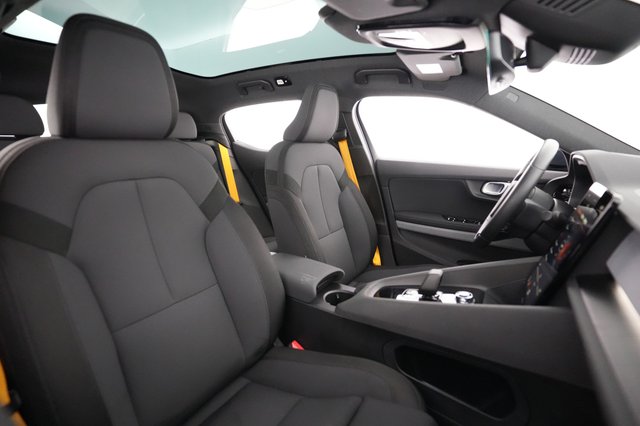 2022 Polestar 2 — photo 18 of 21