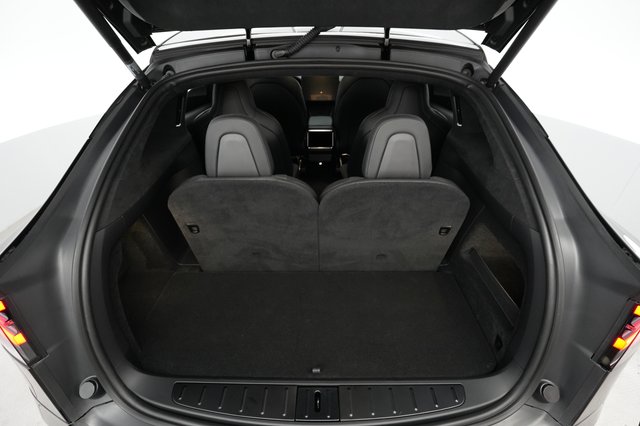 2023 Tesla Model X — photo 6 of 23