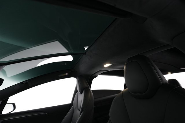 2023 Tesla Model X — photo 21 of 23