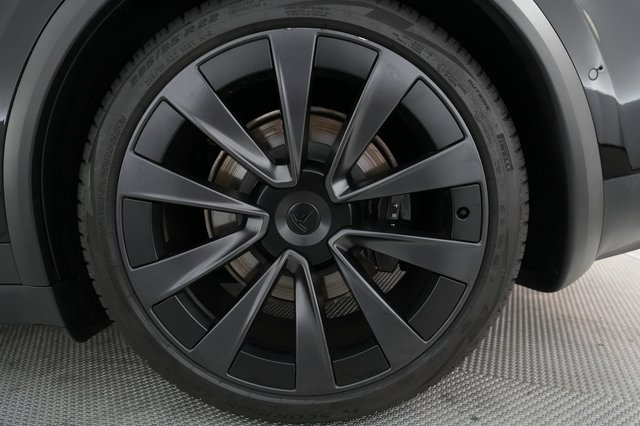 2023 Tesla Model X — photo 15 of 23