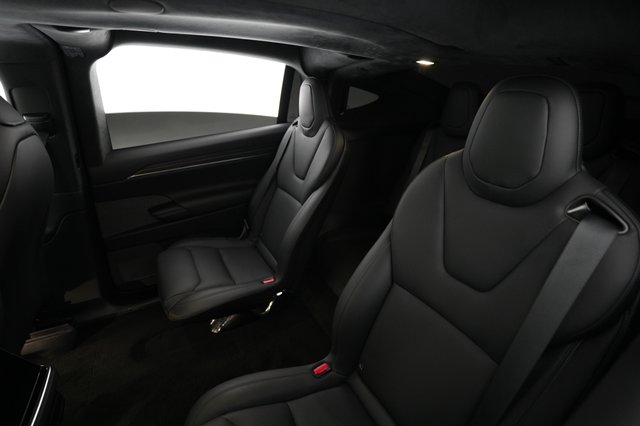 2023 Tesla Model X — photo 19 of 23