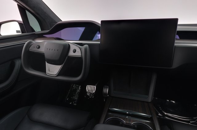 2023 Tesla Model X — photo 20 of 23