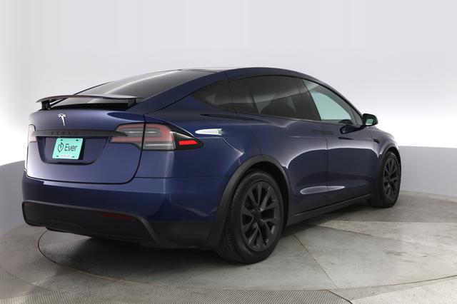 2022 Tesla Model X — photo 2 of 23