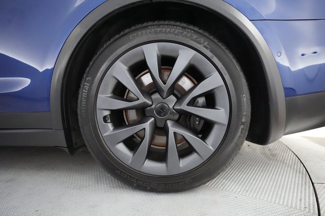 2022 Tesla Model X — photo 16 of 23