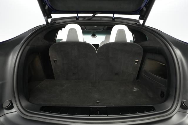 2022 Tesla Model X — photo 6 of 23