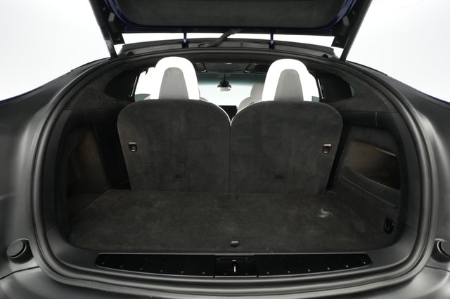 2022 Tesla Model X — photo 6 of 23