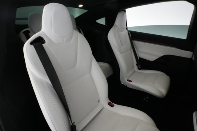 2022 Tesla Model X — photo 4 of 23