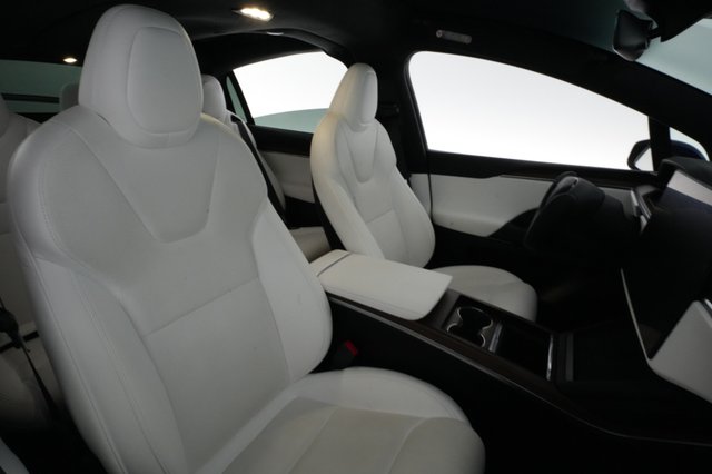 2022 Tesla Model X — photo 19 of 23