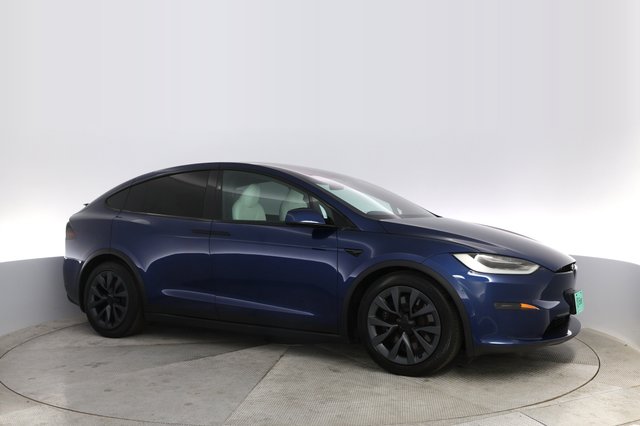 2022 Tesla Model X — photo 11 of 23