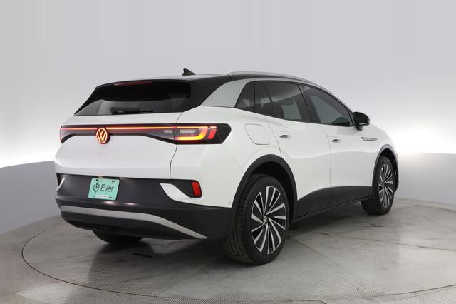 2023 Volkswagen ID.4 — photo 2 of 20