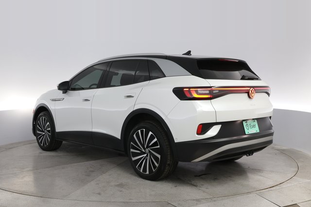 2023 Volkswagen ID.4 — photo 13 of 20