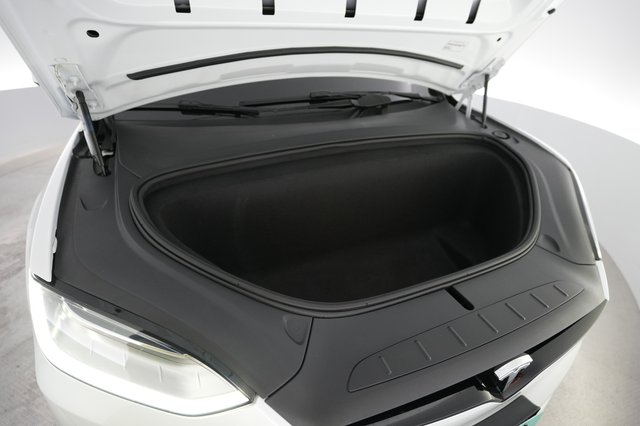 2022 Tesla Model X — photo 22 of 29