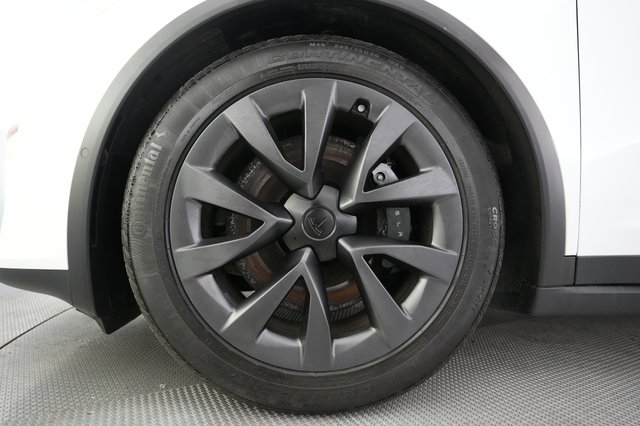 2022 Tesla Model X — photo 15 of 29