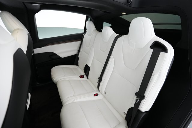 2022 Tesla Model X — photo 19 of 29
