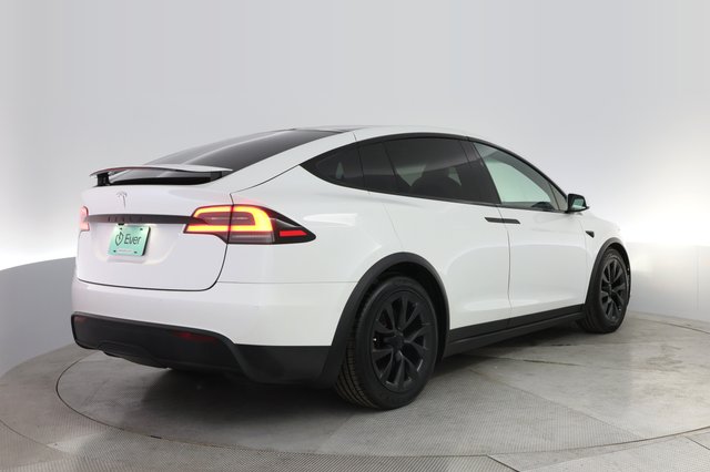 2022 Tesla Model X — photo 2 of 29