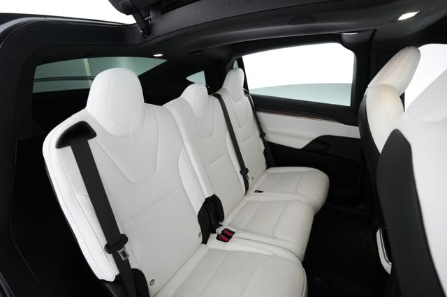2022 Tesla Model X — photo 4 of 29