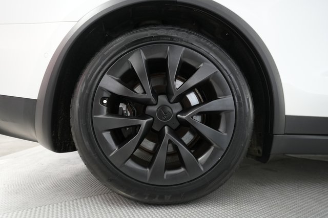 2022 Tesla Model X — photo 17 of 29