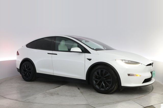 2022 Tesla Model X — photo 11 of 29
