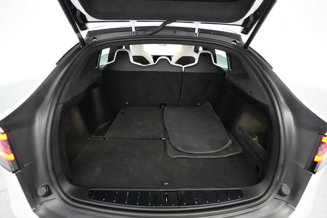 2022 Tesla Model X — photo 6 of 29