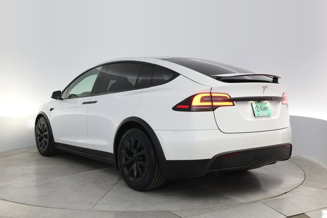 2022 Tesla Model X — photo 13 of 29
