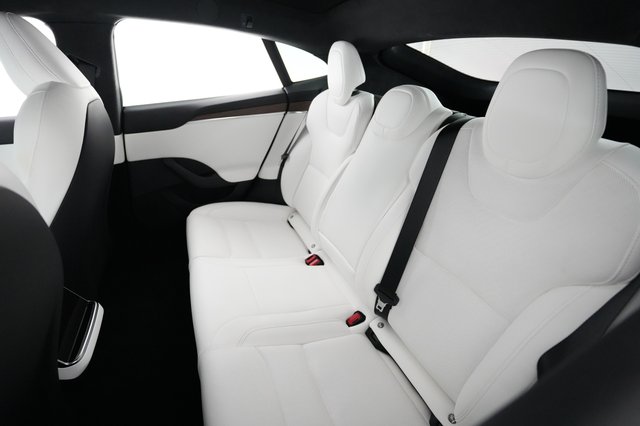 2023 Tesla Model S — photo 19 of 23