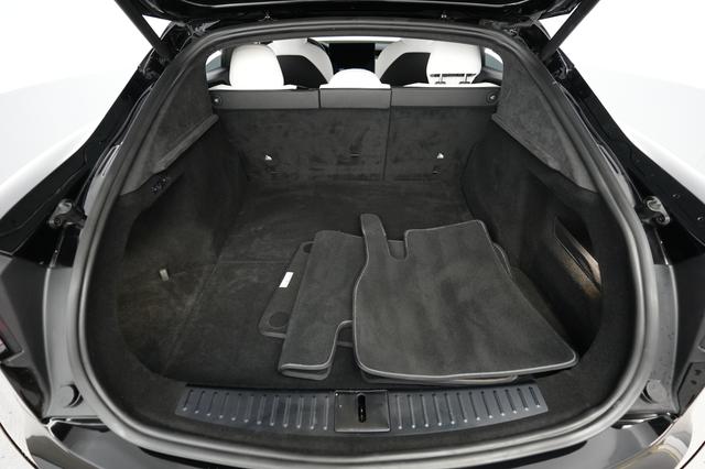 2023 Tesla Model S — photo 6 of 23
