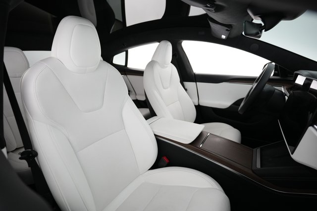 2023 Tesla Model S — photo 18 of 23