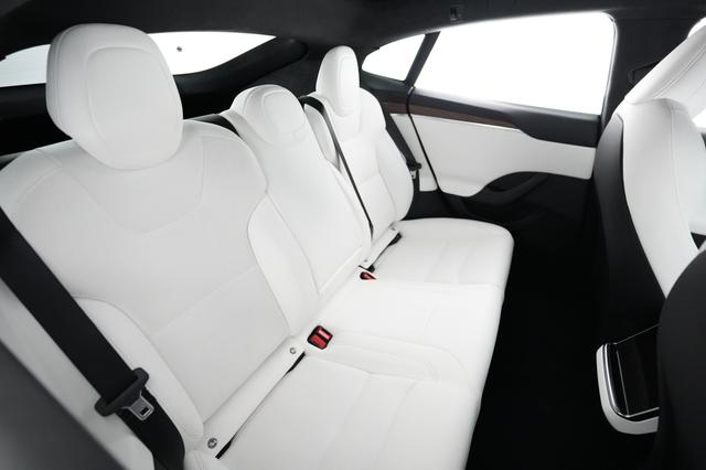 2023 Tesla Model S — photo 4 of 23