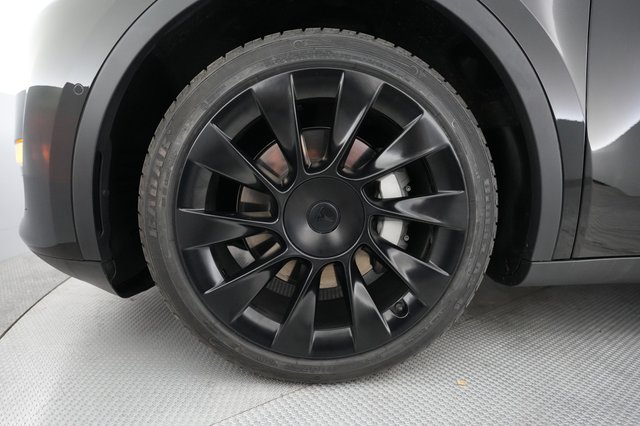 2022 Tesla Model Y — photo 15 of 24