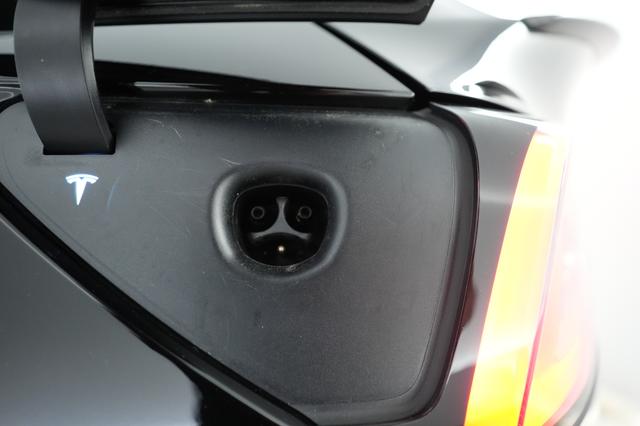 2022 Tesla Model Y — photo 8 of 24