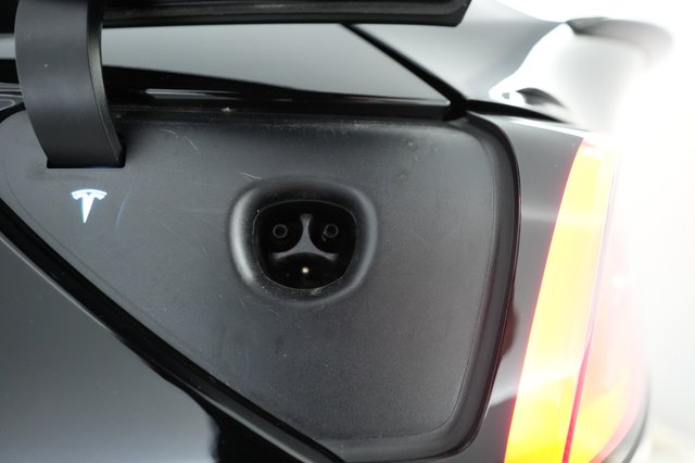 2022 Tesla Model Y — photo 8 of 24