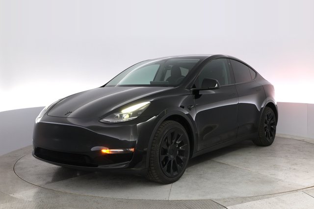 2022 Tesla Model Y — VIN 7SAYGDEEXNF555530