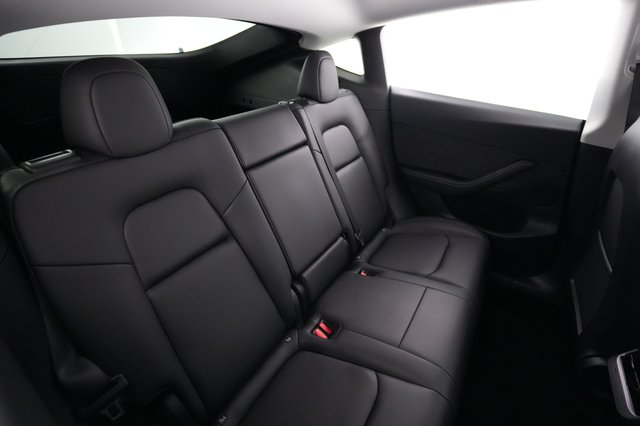 2022 Tesla Model Y — photo 4 of 24