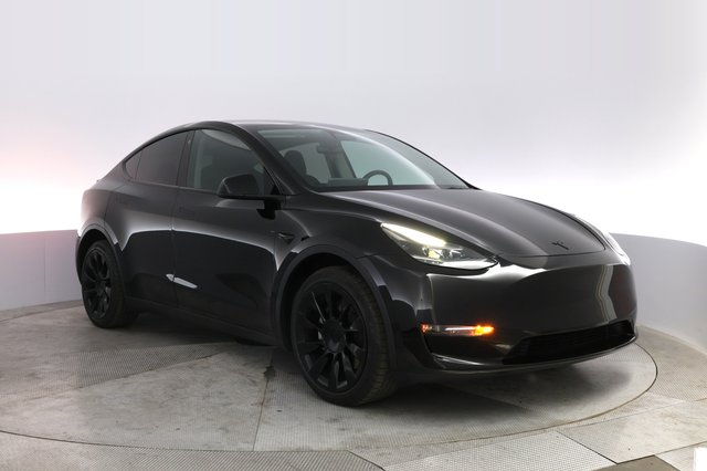 2022 Tesla Model Y — photo 10 of 24