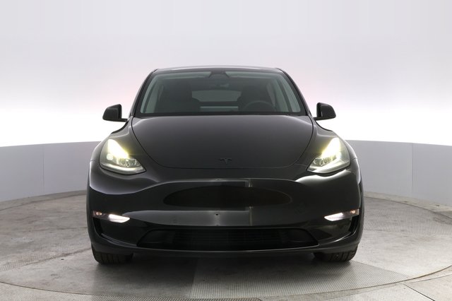 2022 Tesla Model Y — photo 9 of 24