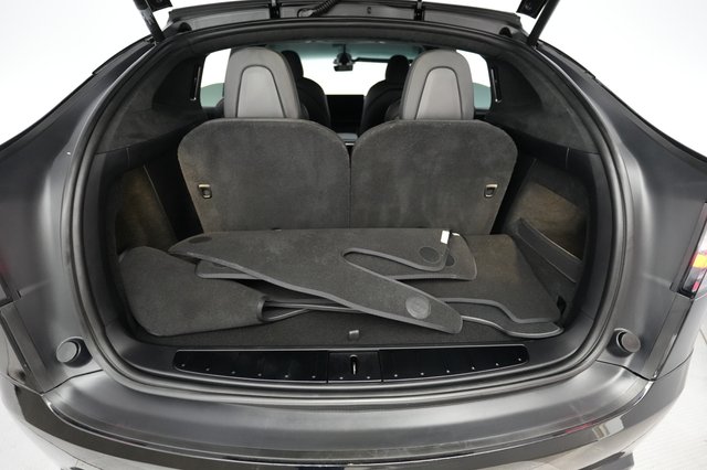 2023 Tesla Model X — photo 6 of 23
