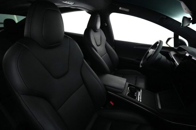 2023 Tesla Model X — photo 18 of 23