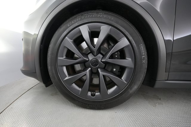 2023 Tesla Model X — photo 15 of 23