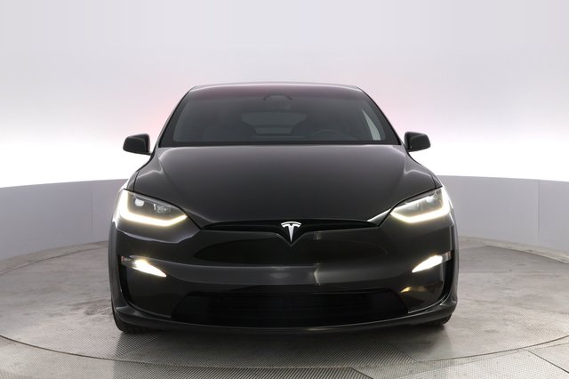 2023 Tesla Model X — photo 9 of 23