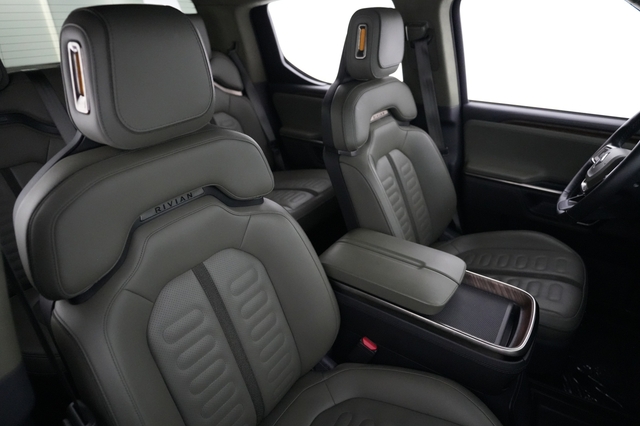 2022 Rivian R1T