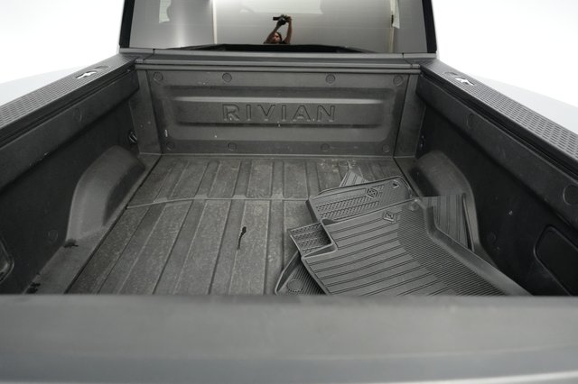 2022 Rivian R1T — photo 6 of 23